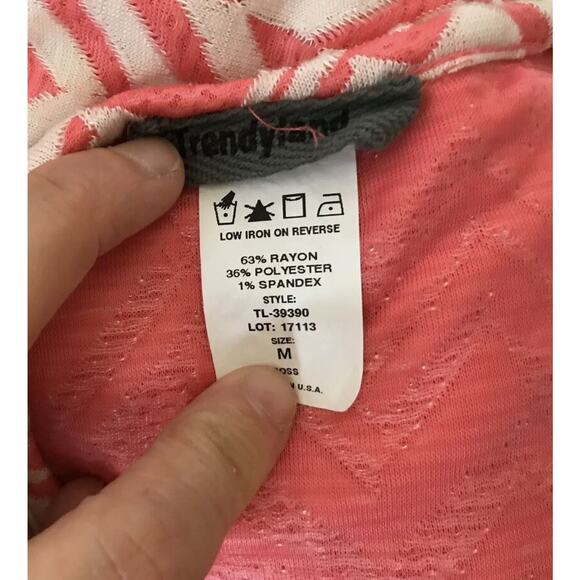 Trendyland Pink Chevron Skater Dress Women's Medium Cap Sleeve Fit & Flare - Picture 4 of 4